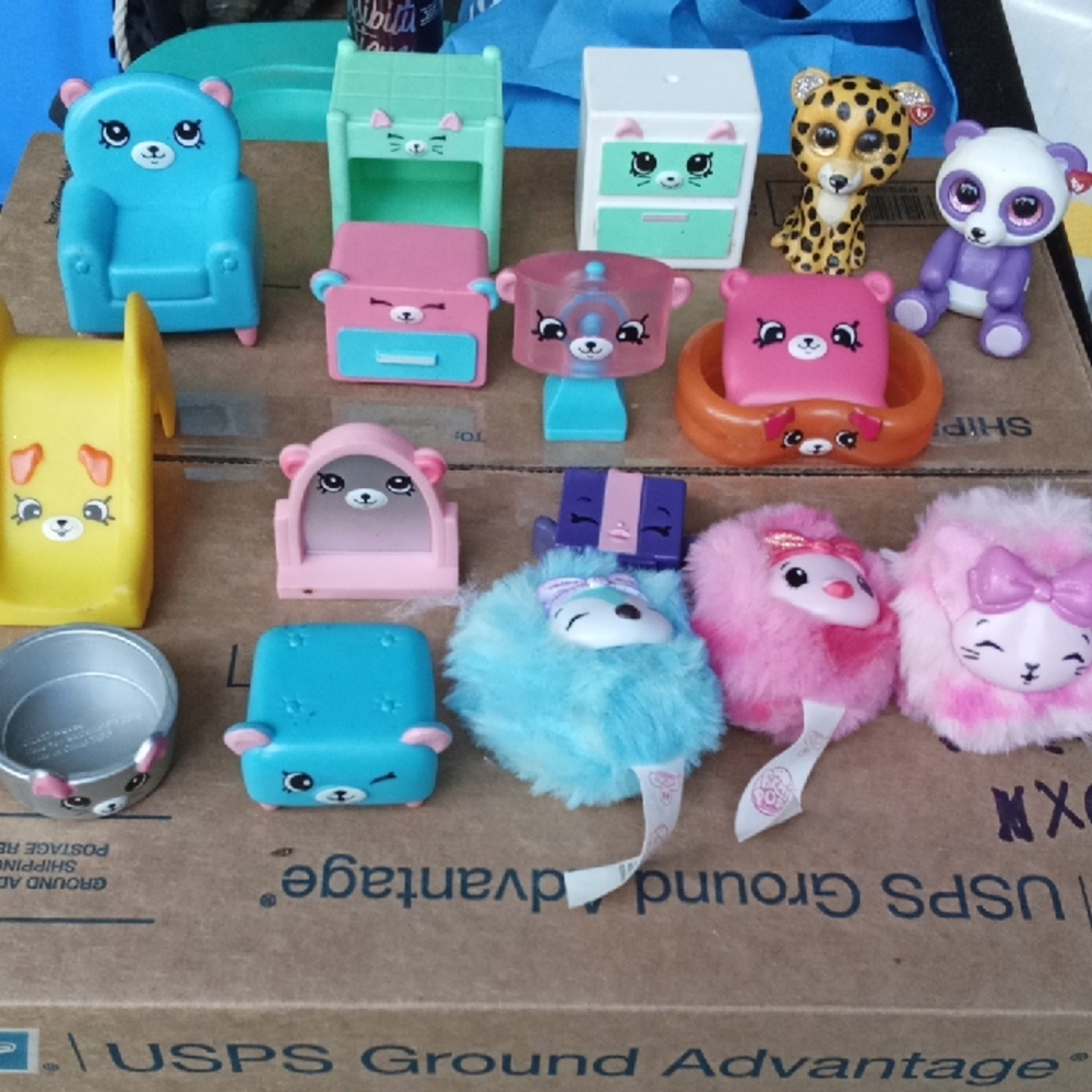 Happy Places Shopkins, TY Bears And Mini Pikmi Puffs Set